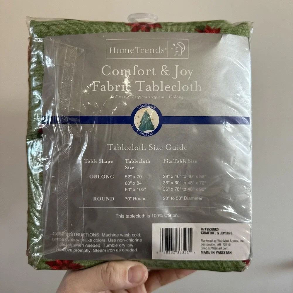 VTG Home Trends fabric Tablecloth  Comfort‎ & Joy 60x102 Oblong Tree Presents